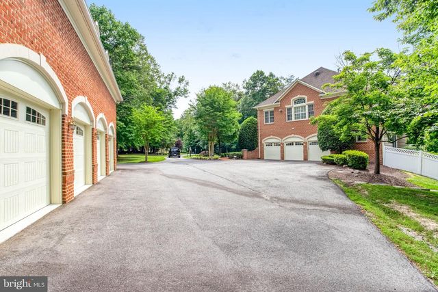 8261 ROSELAND DR, Fairfax Station, VA 22039