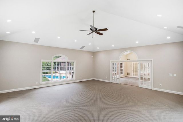 8261 ROSELAND DR, Fairfax Station, VA 22039