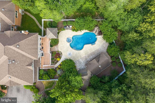 8261 ROSELAND DR, Fairfax Station, VA 22039