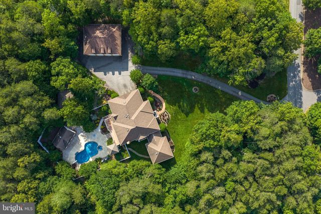8261 ROSELAND DR, Fairfax Station, VA 22039