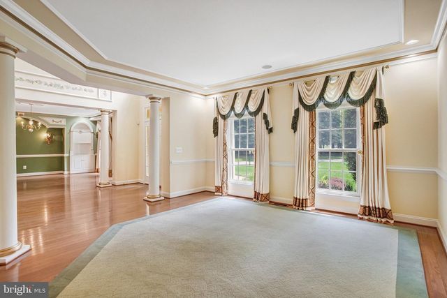8261 ROSELAND DR, Fairfax Station, VA 22039