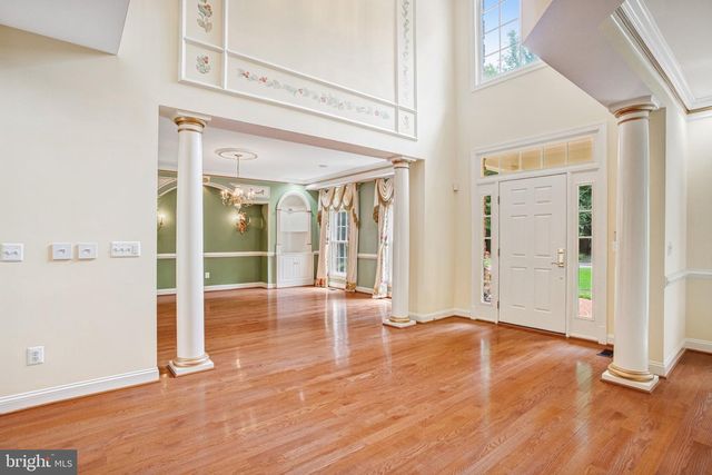 8261 ROSELAND DR, Fairfax Station, VA 22039