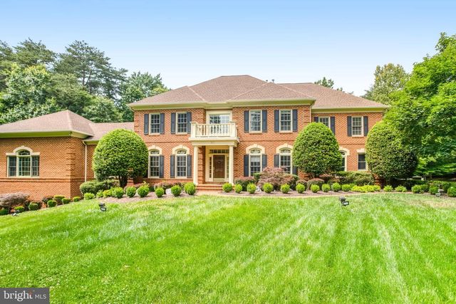 8261 ROSELAND DR, Fairfax Station, VA 22039
