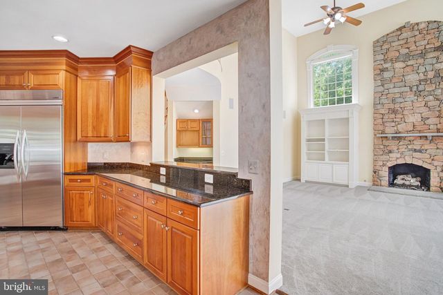 8261 ROSELAND DR, Fairfax Station, VA 22039