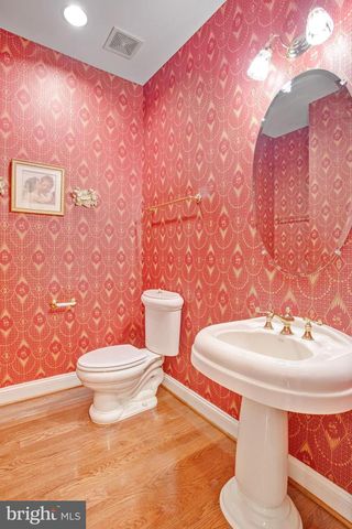 8261 ROSELAND DR, Fairfax Station, VA 22039