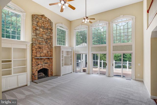 8261 ROSELAND DR, Fairfax Station, VA 22039