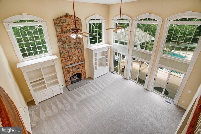 8261 ROSELAND DR, Fairfax Station, VA 22039