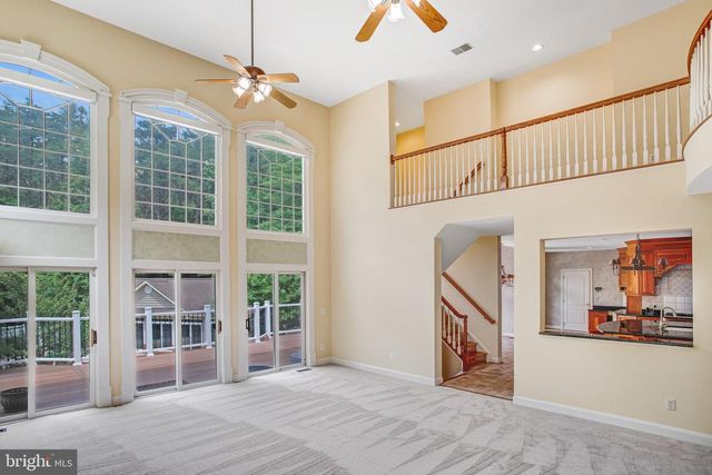 8261 ROSELAND DR, Fairfax Station, VA 22039