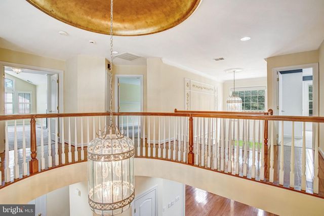 8261 ROSELAND DR, Fairfax Station, VA 22039