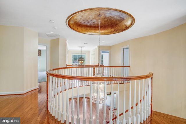 8261 ROSELAND DR, Fairfax Station, VA 22039
