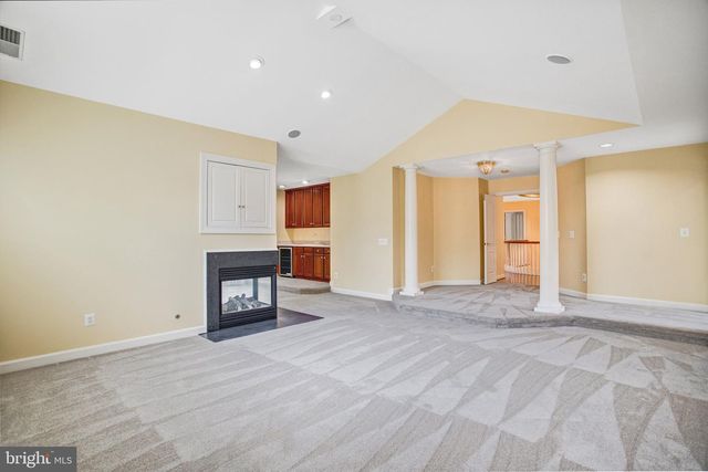 8261 ROSELAND DR, Fairfax Station, VA 22039