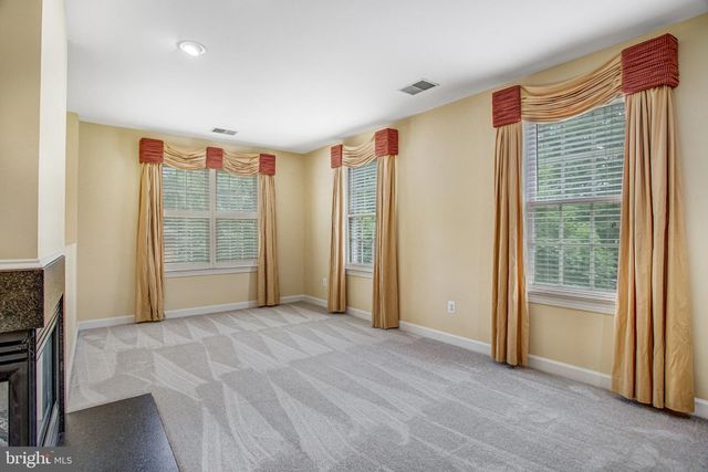 8261 ROSELAND DR, Fairfax Station, VA 22039