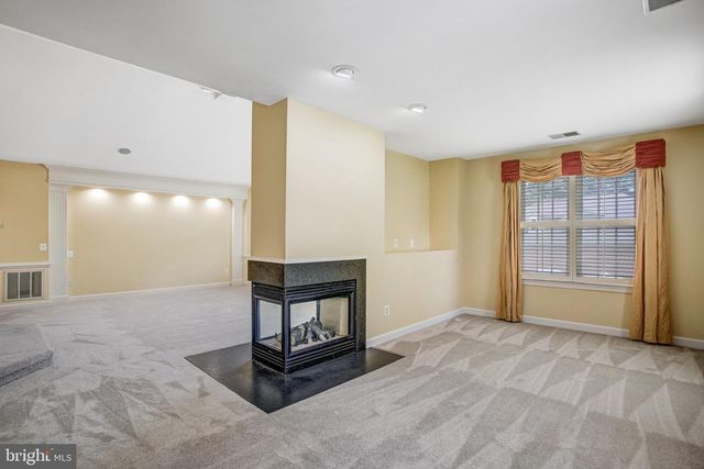 8261 ROSELAND DR, Fairfax Station, VA 22039