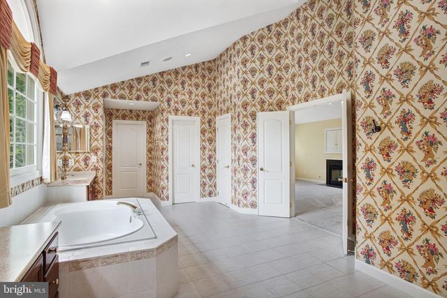 8261 ROSELAND DR, Fairfax Station, VA 22039