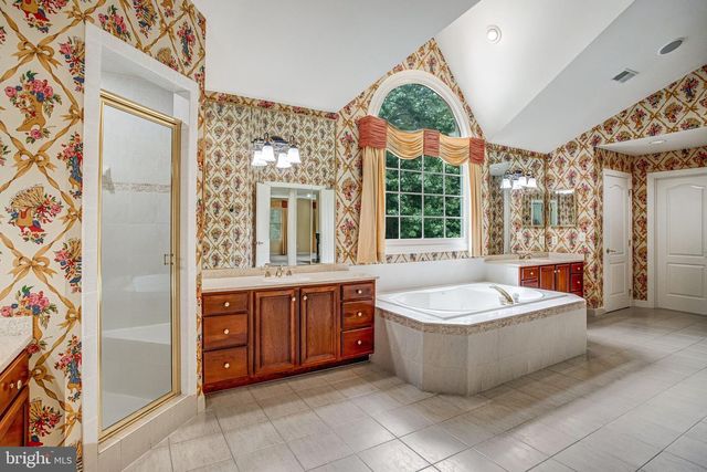 8261 ROSELAND DR, Fairfax Station, VA 22039