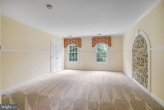 8261 ROSELAND DR, Fairfax Station, VA 22039