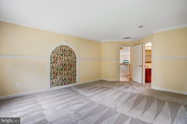 8261 ROSELAND DR, Fairfax Station, VA 22039