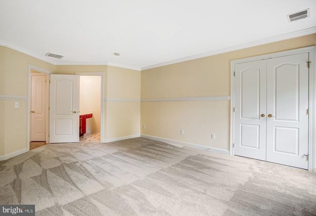 8261 ROSELAND DR, Fairfax Station, VA 22039