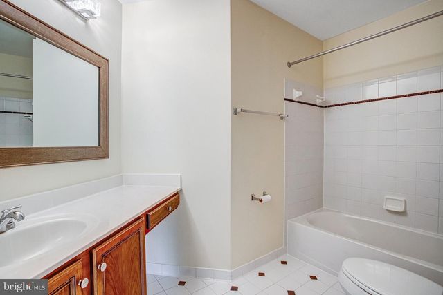 8261 ROSELAND DR, Fairfax Station, VA 22039