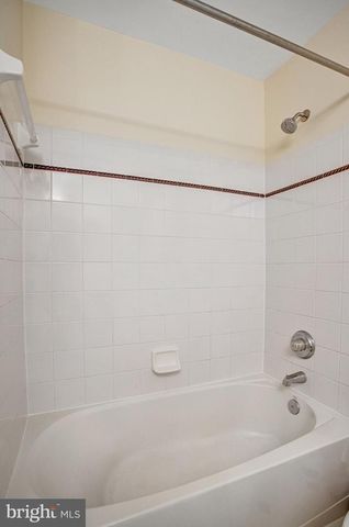 8261 ROSELAND DR, Fairfax Station, VA 22039