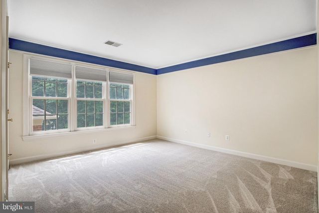 8261 ROSELAND DR, Fairfax Station, VA 22039