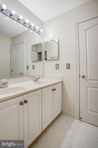 8261 ROSELAND DR, Fairfax Station, VA 22039