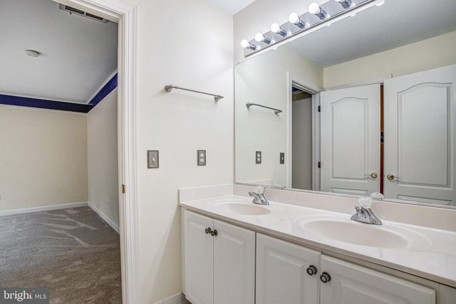 8261 ROSELAND DR, Fairfax Station, VA 22039
