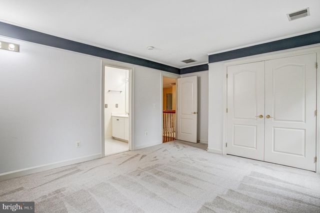 8261 ROSELAND DR, Fairfax Station, VA 22039