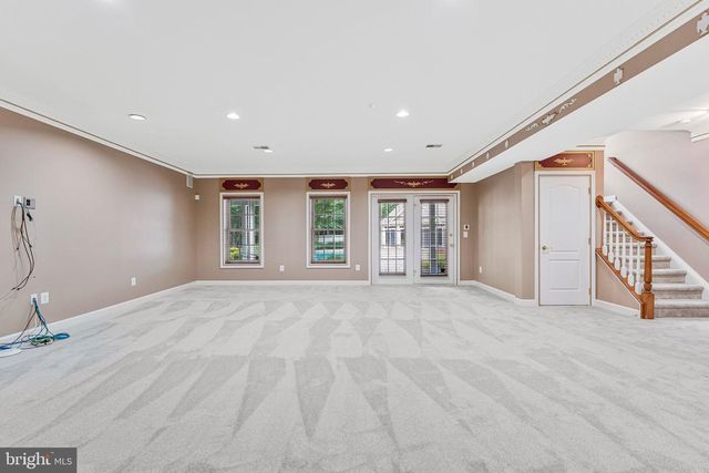 8261 ROSELAND DR, Fairfax Station, VA 22039