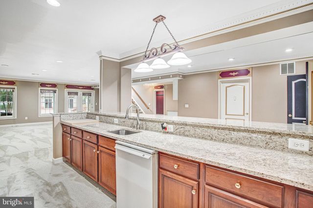8261 ROSELAND DR, Fairfax Station, VA 22039