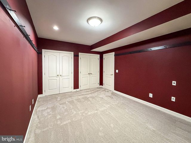 8261 ROSELAND DR, Fairfax Station, VA 22039