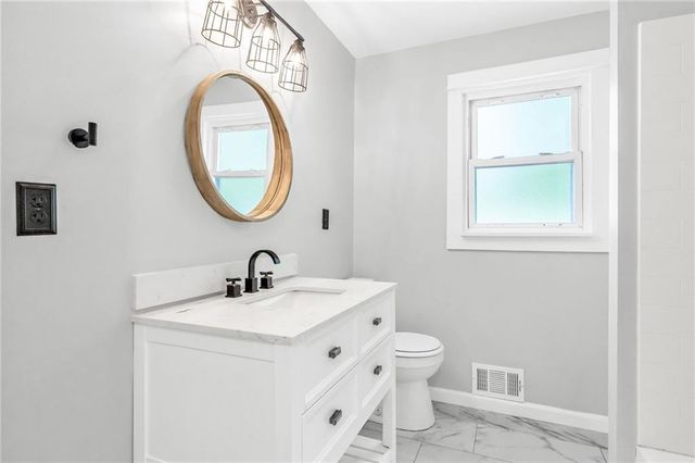 8849 N Locust Street, Kansas City, MO 64155