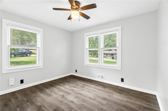 8849 N Locust Street, Kansas City, MO 64155
