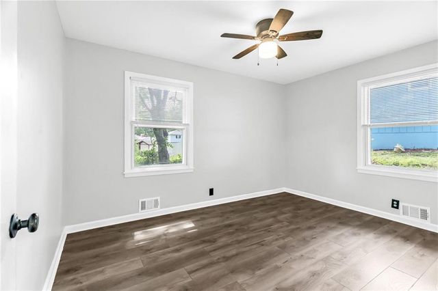 8849 N Locust Street, Kansas City, MO 64155