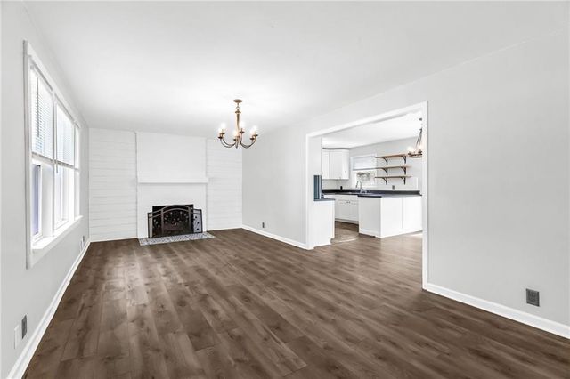 8849 N Locust Street, Kansas City, MO 64155