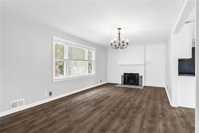 8849 N Locust Street, Kansas City, MO 64155