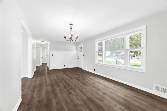 8849 N Locust Street, Kansas City, MO 64155