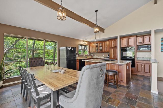 226 Cambridge Drive, Pottsboro, TX 75076