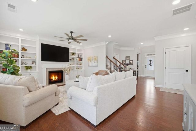 705 Abbotsford Way, Woodstock, GA 30188