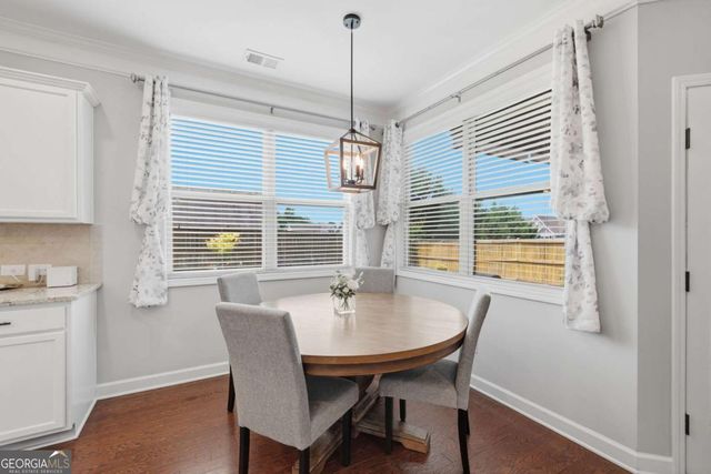 705 Abbotsford Way, Woodstock, GA 30188