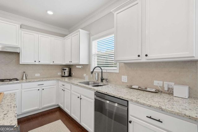 705 Abbotsford Way, Woodstock, GA 30188