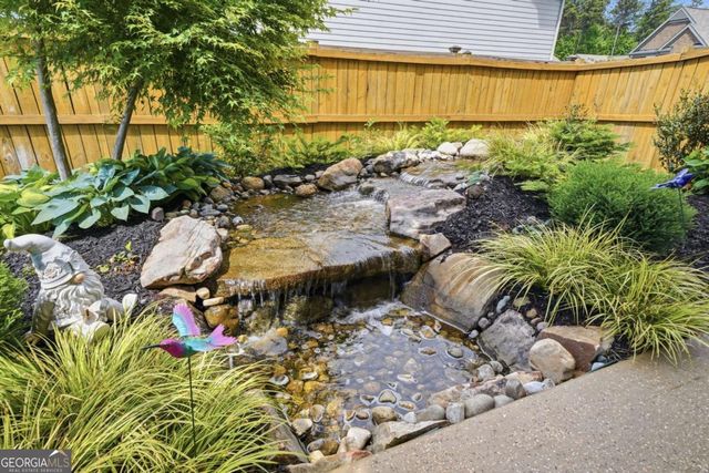 705 Abbotsford Way, Woodstock, GA 30188