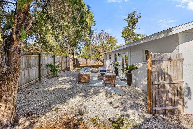 635 MELODY CIRCLE, Sarasota, FL 34237