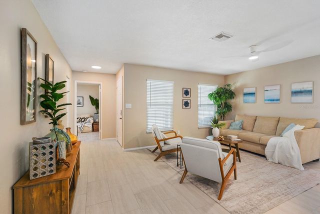 635 MELODY CIRCLE, Sarasota, FL 34237