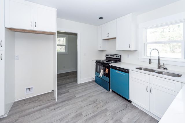 1124 Sallie Manigault Lane, Mcclellanville, SC 29458