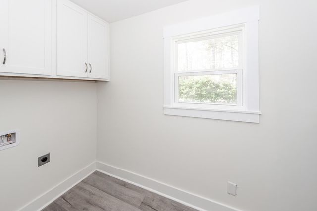 1124 Sallie Manigault Lane, Mcclellanville, SC 29458