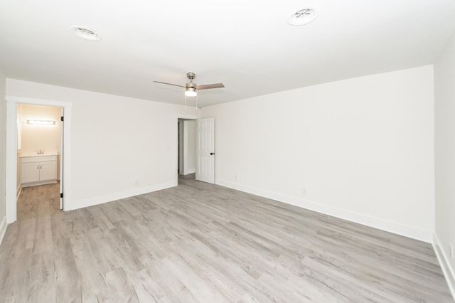 1124 Sallie Manigault Lane, Mcclellanville, SC 29458