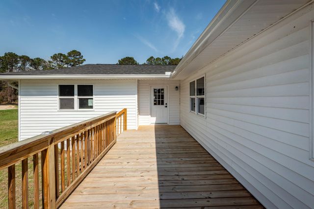1124 Sallie Manigault Lane, Mcclellanville, SC 29458