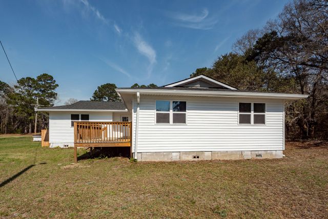 1124 Sallie Manigault Lane, Mcclellanville, SC 29458