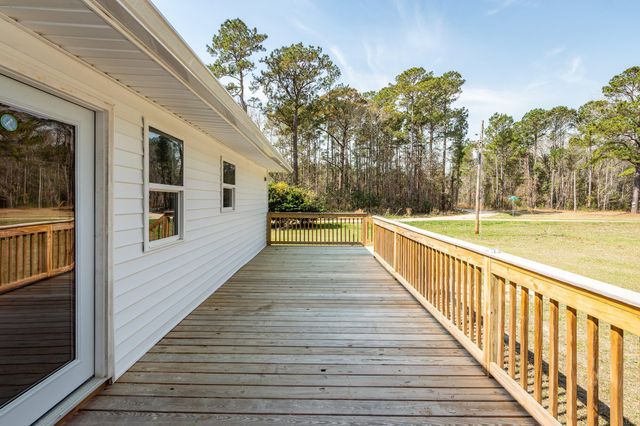 1124 Sallie Manigault Lane, Mcclellanville, SC 29458